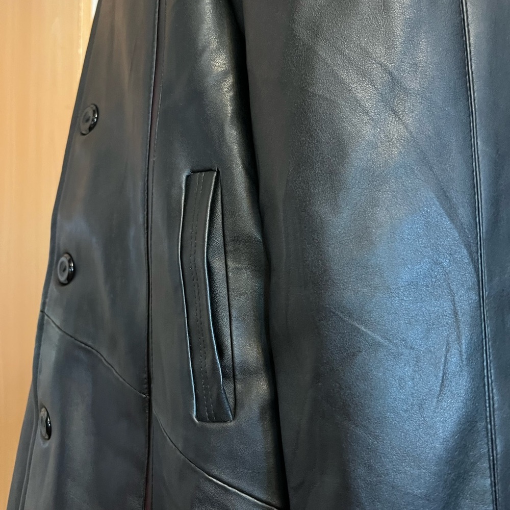 Elegant Black Faux Leather Women's Coat - Picture 6 of 10